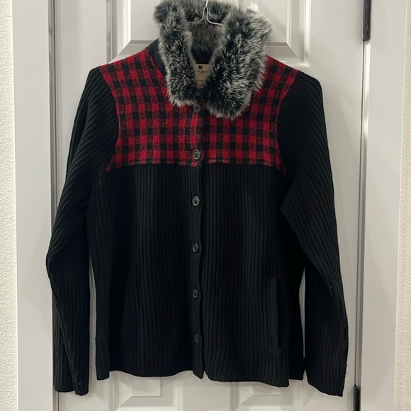 Woolrich Jackets & Blazers - WoolRich Plaid Wool Button Up size Large